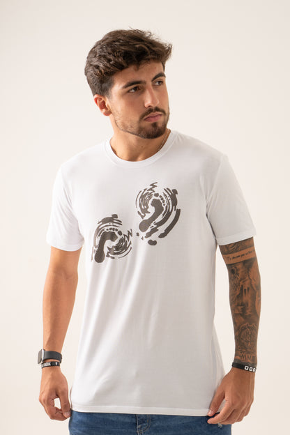 Camiseta Pegadas